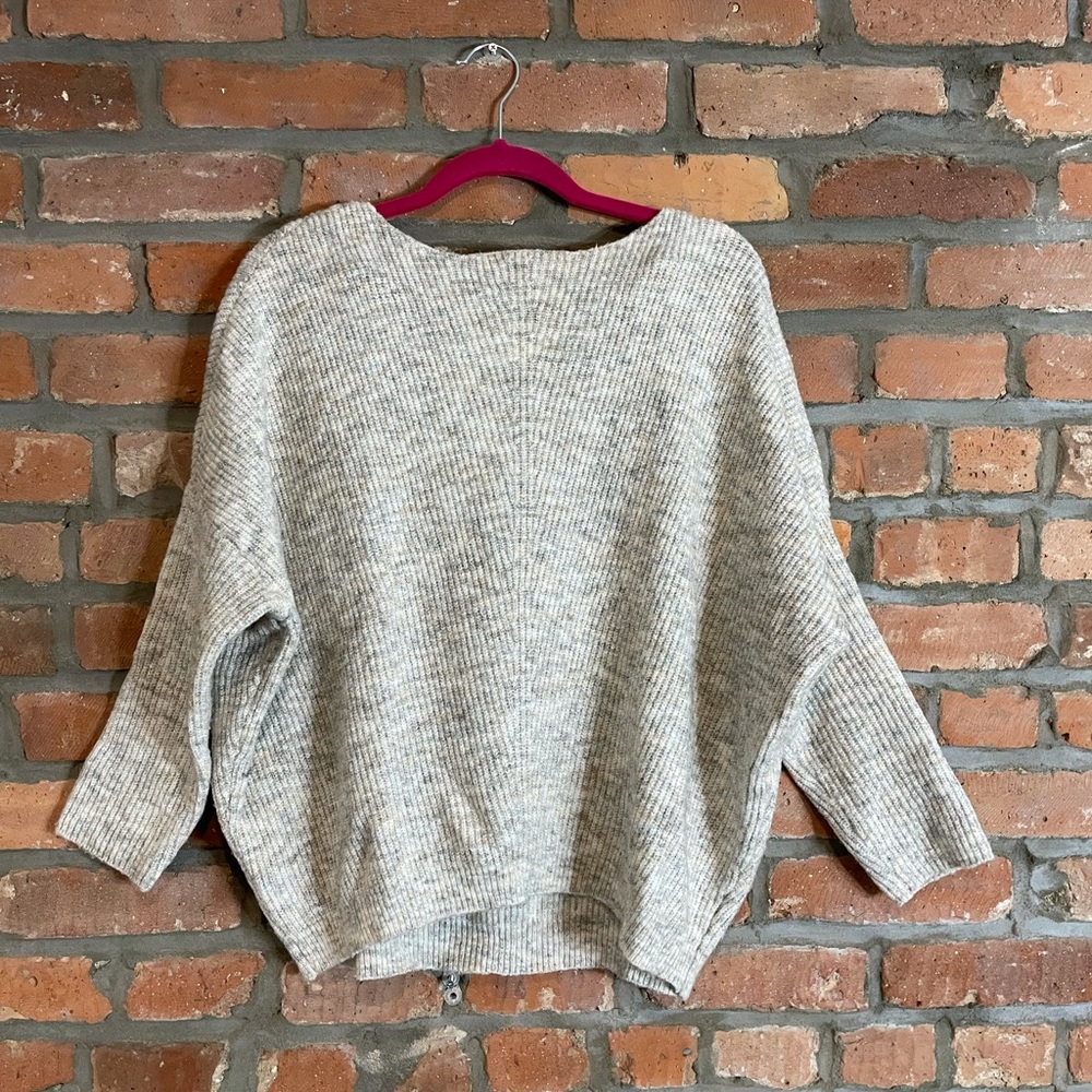 Romeo & Juliet Couture Heathered Sweater Size Small